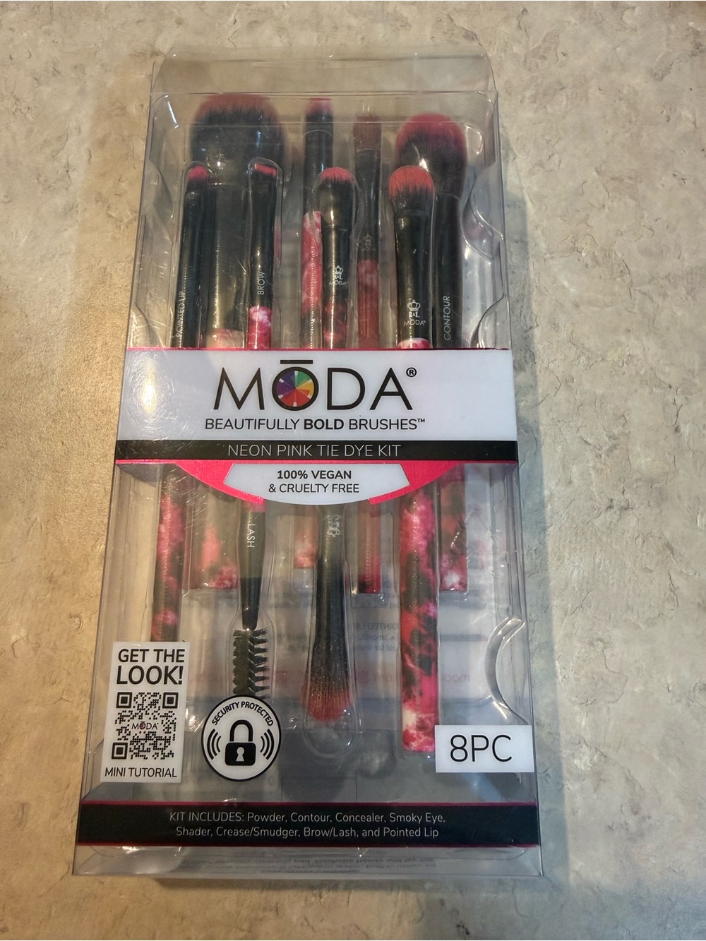 NEW MODA Beautifully Bold Brushes 8-Piece Neon Pink Makeup Brush Set Vegan